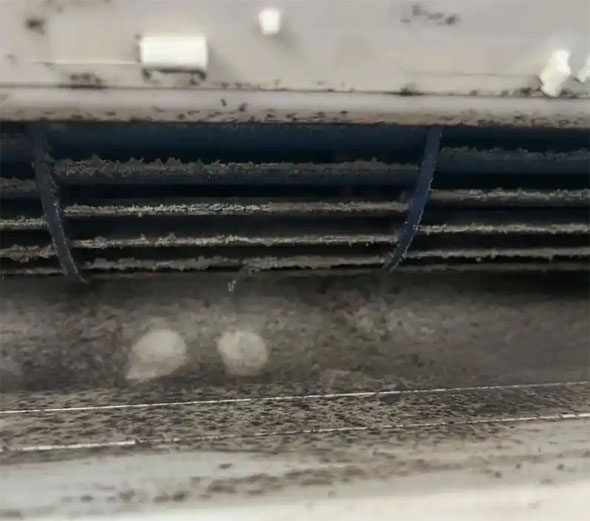 镇远空调吹的风有股烧焦味是怎么回事